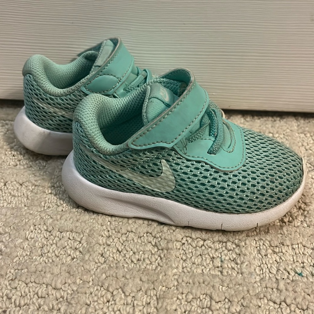 Toddle size 5 Nike